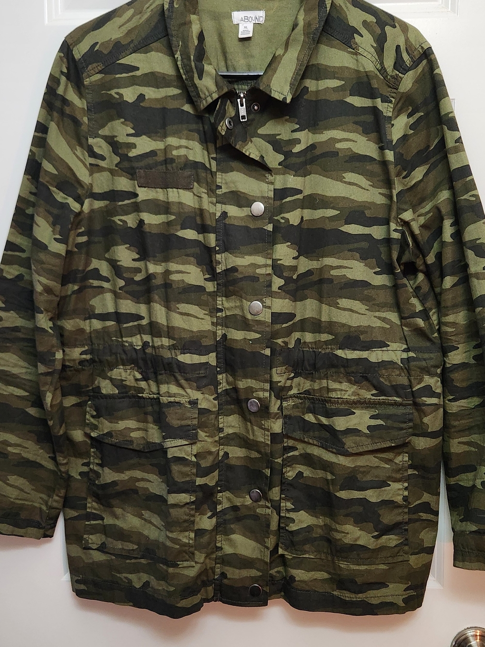 ABOUND Green/Black Camo. Utility Jacket - Green Camo. XL.